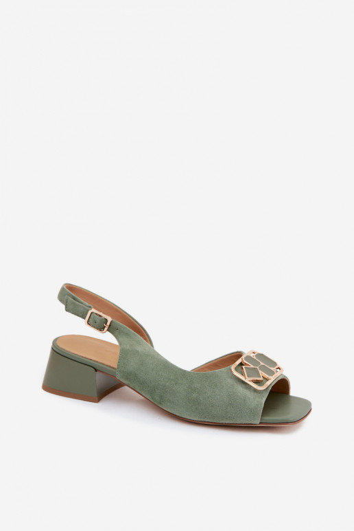 Elegante Sandalen mit Absatz aus grünem Kunstveloursleder