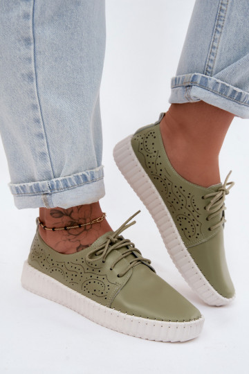 Schuhe mit Spitzen-Elementen in grünem Pearla