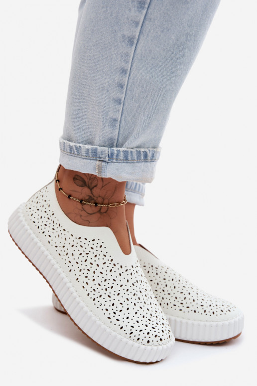 Slipper-Schuhe mit Spitzen-Elementen und Plattform in weißem Glamma