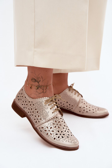 Leder-Schuhe mit Spitzen-Elementen und breiten Absätzen in Gold 2