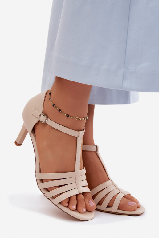 Damen Sandalen mit Riemen auf einem dünnen Absatz in sandfarbig von Sergio Leone