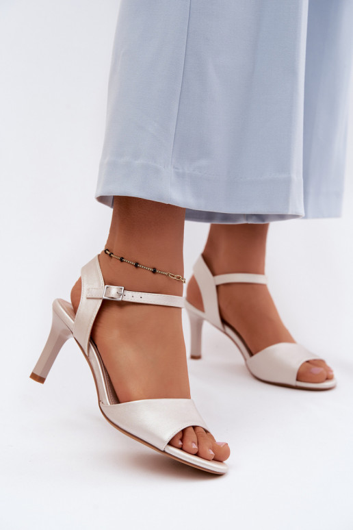 Damen Sandalen auf einem dünnen Absatz in silberfarben von Sergio Leone