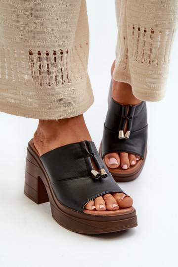 Damen Slipper aus Kunstleder mit Plattform in schwarzer Farbe Dafira