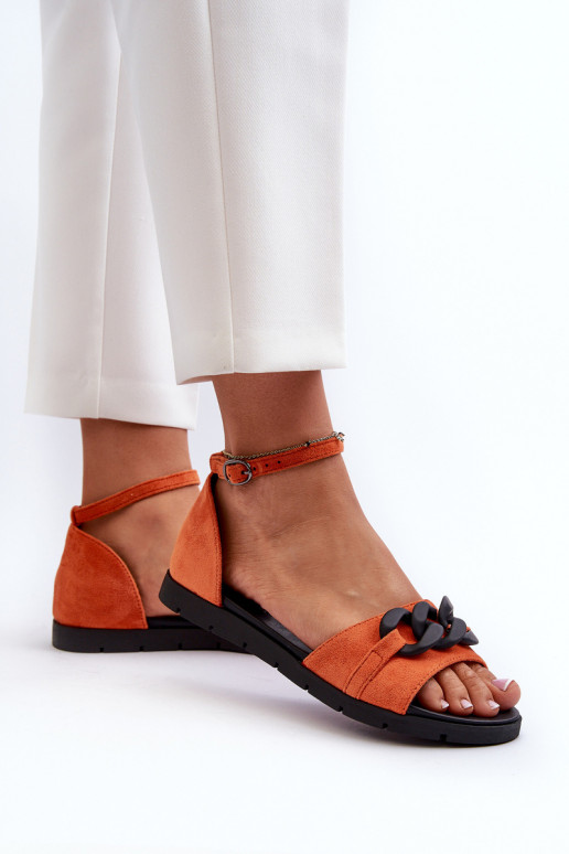Flache Sandalen für Damen mit Ketten Vinceza 17320 orange Farbe