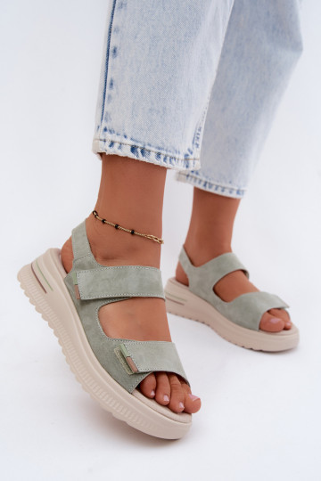 Haut INildledersandalen für Damen mit einer Plattform grüne Farbe Peria