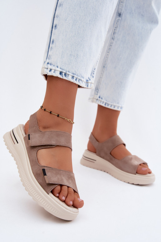 Damen-Platformsandalen aus Kunstveloursleder in Sandfarbe Peria