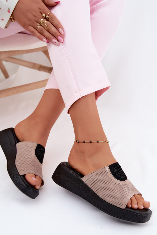 Sandfarbene Damenschuhe aus Kunstveloursleder Fablee
