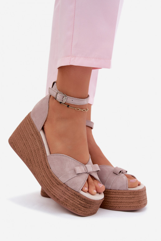 Graue Plattform-Sandalen aus Kunstveloursleder Ashen