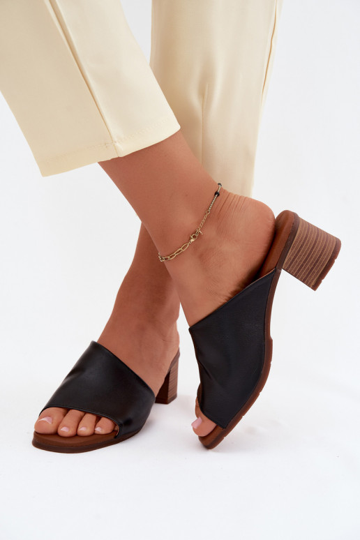 Schwarze Leder-Damenschuhe mit Absatz