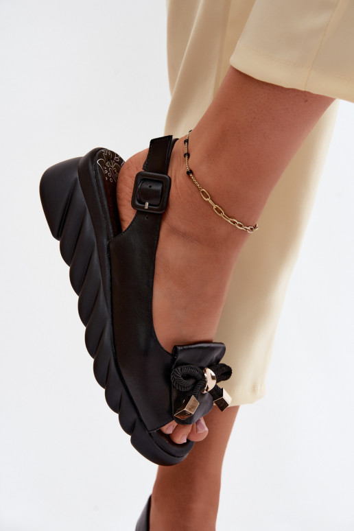 Damensandalen Feminin mit einer Plattform mit Ornamenten Artiker 58C0055 schZuarze Farbe