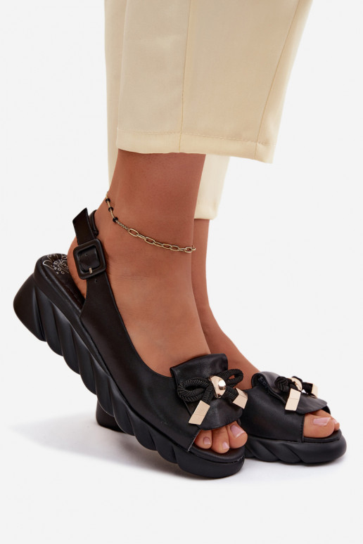 Damensandalen Feminin mit einer Plattform mit Ornamenten Artiker 58C0055 schZuarze Farbe