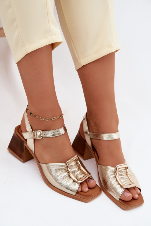 Absatzsandalen mit Schnallen Artiker 58C2033 goldfarben