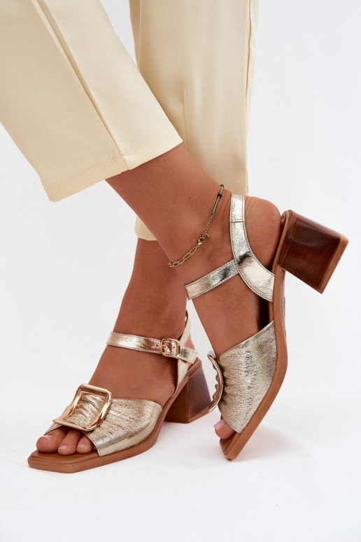 Damensandalen Feminin mit Absätzen mit Schnallen Artiker 58C2033 goldene Farbe