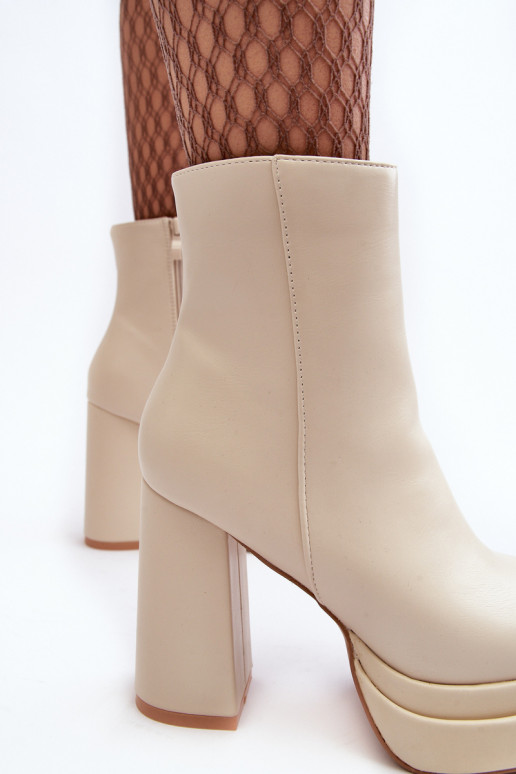 Elfenbeinfarbene Stiefeletten mit Plattform Sandstra