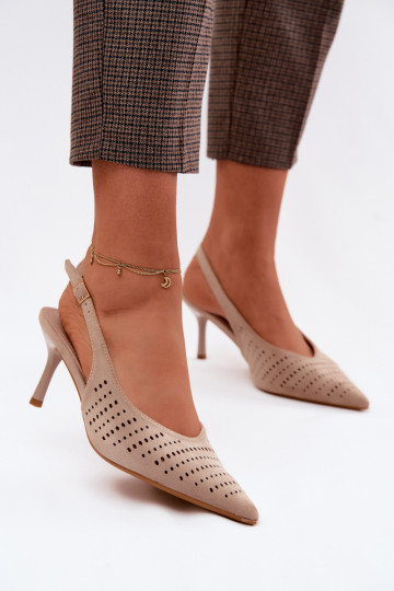 Sandfarbene perforierte Sandalen mit dünnen Absätzen aus Kunstveloursleder Torielle 2