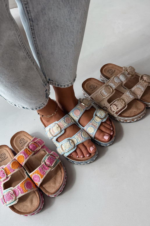 Glimma gehäkelte Slipper mit Plattform und Schnallen in Sandfarbe