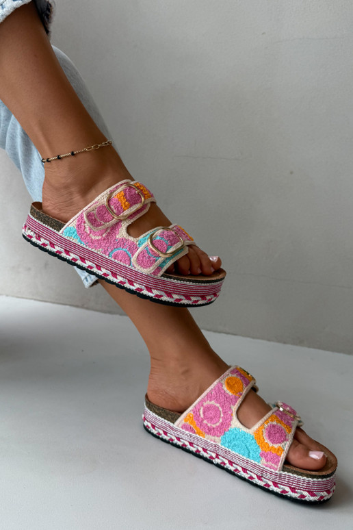 Glimma gehäkelte Slipper mit Plattform und Schnallen in Rosa