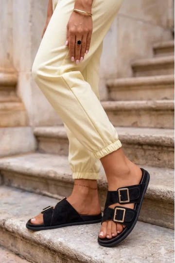 Schwarze Kunstveloursleder-Slipper mit goldenen Schnallen Selissea