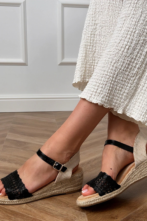 Schwarze Plattformsandalen mit geflochtenem Riemen Ameliz