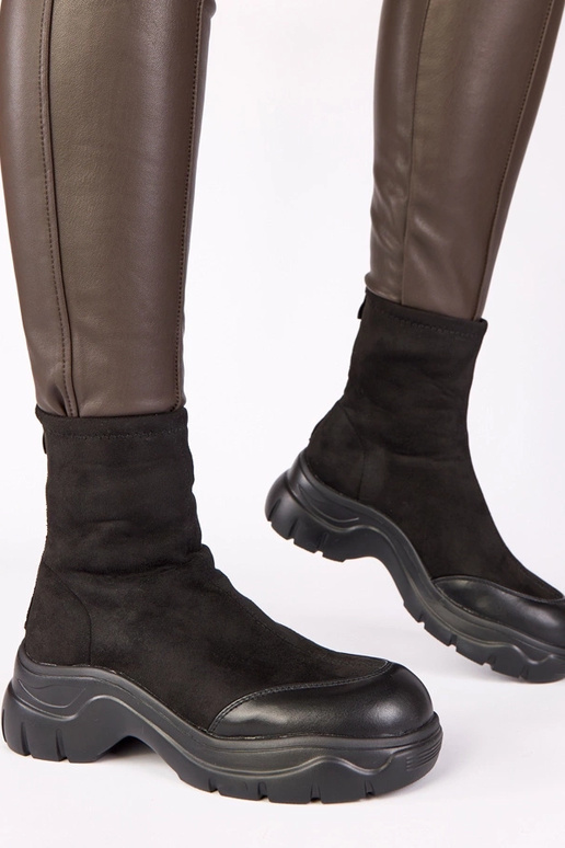 Schwarze Stiefeletten aus Kunstveloursleder mit dicker Sohle Alana