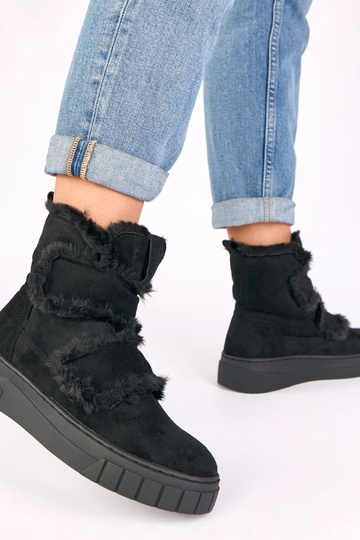 Schwarze Stiefeletten mit Klettverschluss, verziert mit Fell Grace 2