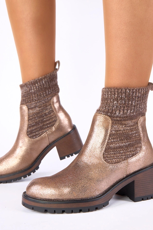 Goldene Stiefeletten auf Absatz mit sockenartigem Schaft Lisa