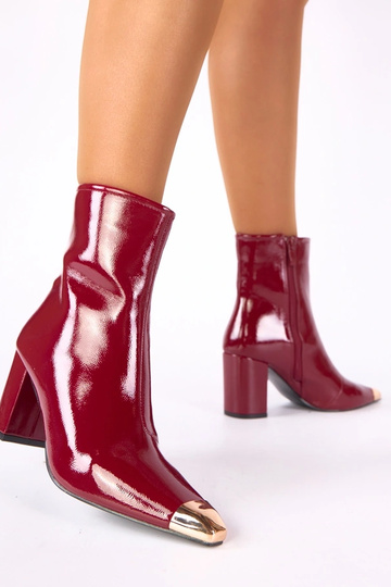 Bordeauxfarbene lackierte Stiefeletten mit goldenem Zeh Marilyn 2