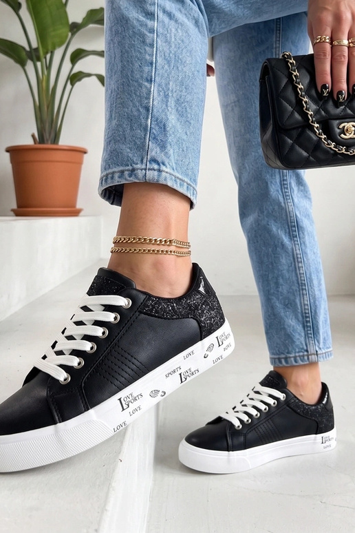 Schwarze Sneakers mit dekorativen Einsätzen Layla