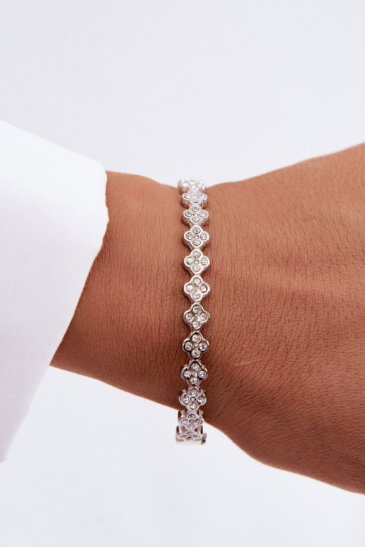 Silberne Damenarmband mit funkelnden Steinen