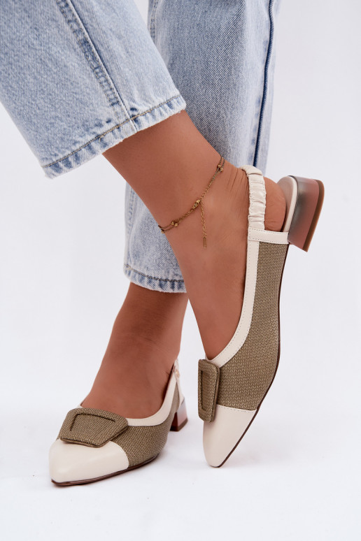 Damen Sandalen mit dekorativen Schnallen sandfarbe
