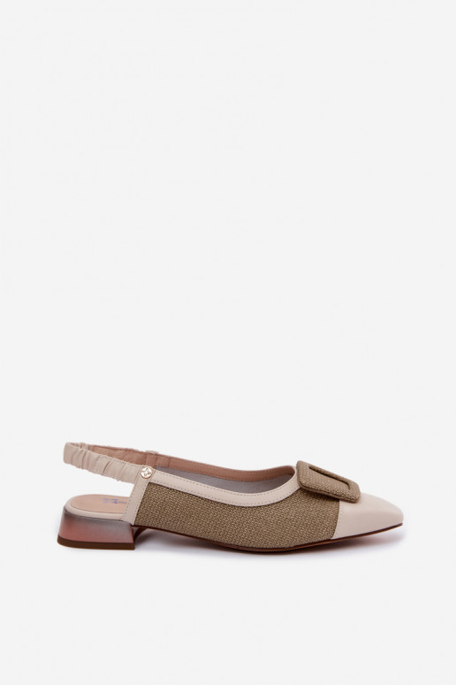 Damen Sandalen mit dekorativen Schnallen sandfarbe