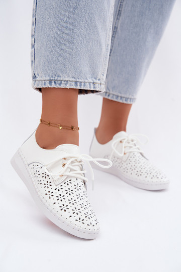 Weiße Damenschuhe mit Ausschnitten Softie