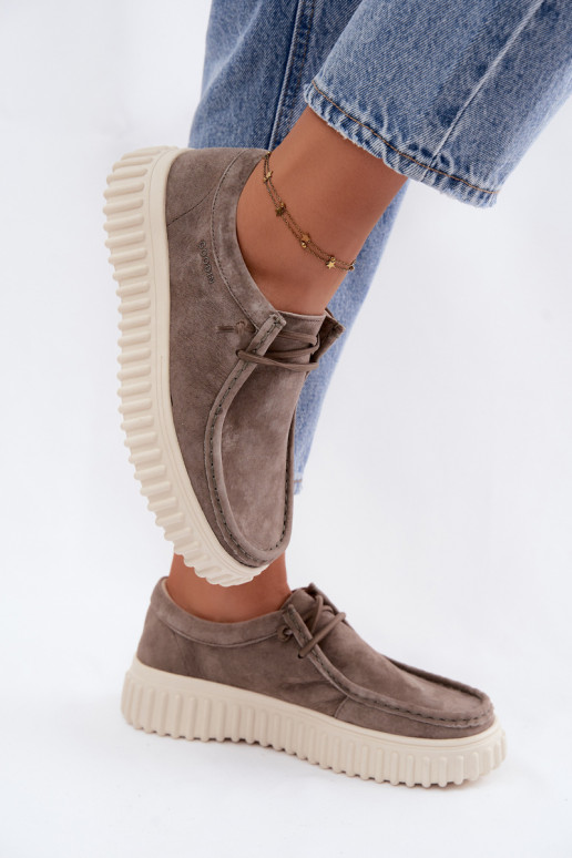 Lehmfarbene Damenschuhe aus Kunstveloursleder mit Plattform Jamila