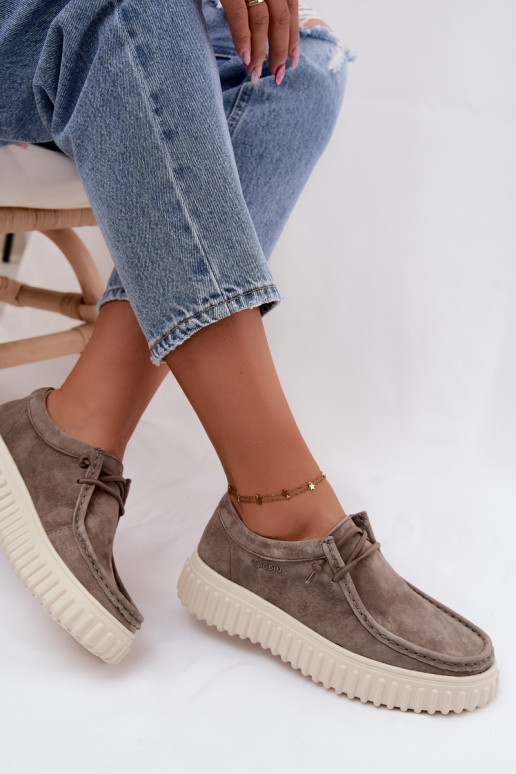 Lehmfarbene Damenschuhe aus Kunstveloursleder mit Plattform Jamila