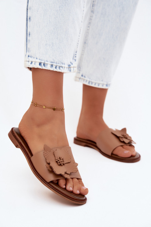 Lederpantoletten für Damen mit Ornamenten Zazoo 40477 in Cappuccino-Farbe
