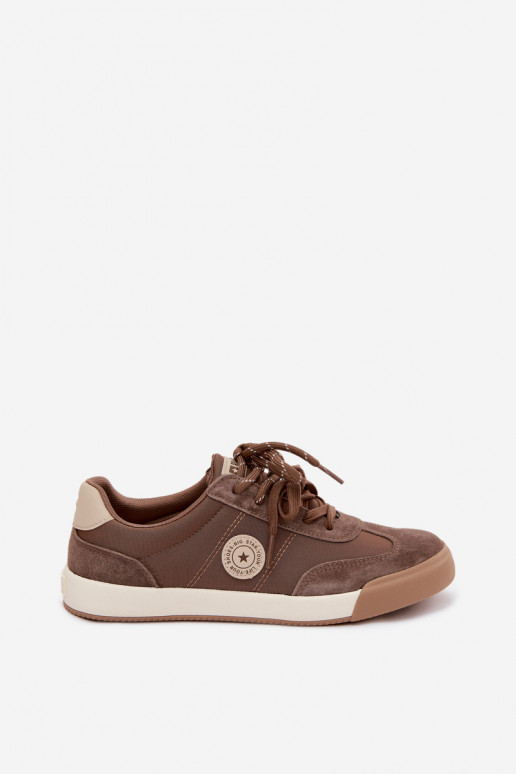 Wildleder-Sneaker für Damen mit doppelten Schnürsenkeln Big Star UU274002 in brauner Farbe