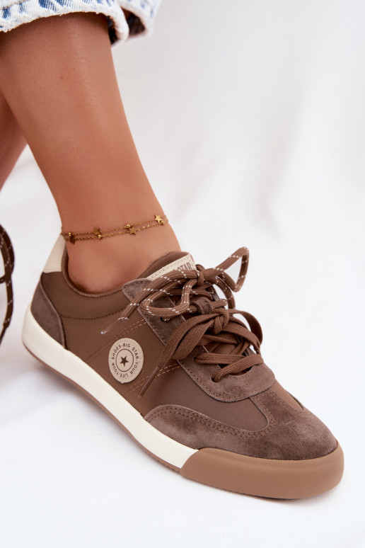 Wildleder-Sneaker für Damen mit doppelten Schnürsenkeln Big Star UU274002 in brauner Farbe