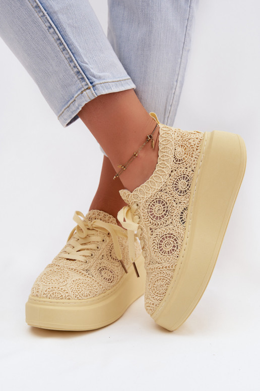 Gelbe Freizeitschuhe mit Plattform und Spitzenmotiven Evalora