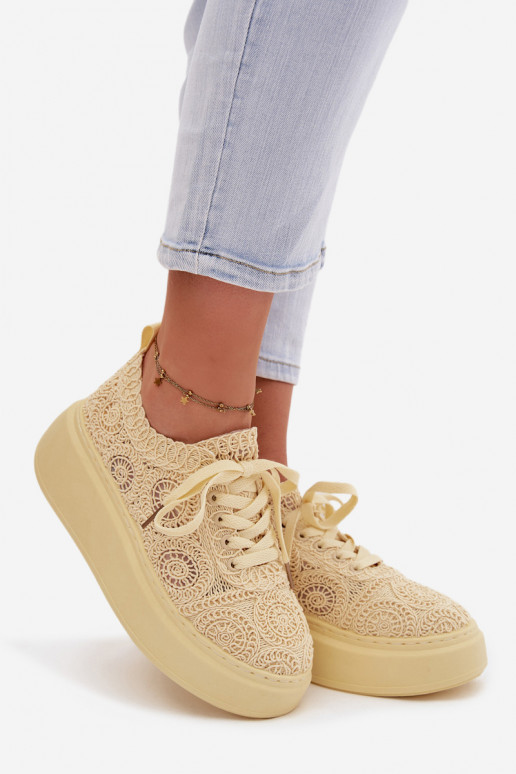 Gelbe Freizeitschuhe mit Plattform und Spitzenmotiven Evalora