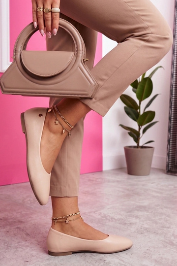 Sandfarbene Ballerinas mit weichem Fußbett Corra
