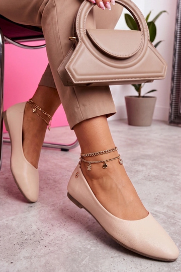 Sandfarbene Ballerinas mit weichem Fußbett Corra 2