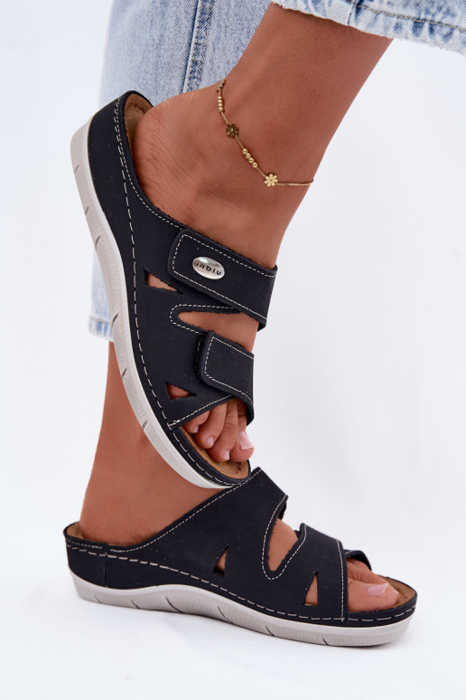 Dunkelblaue Damenschuhe aus Leder mit Klettverschlüssen Inblu OE0001GU
