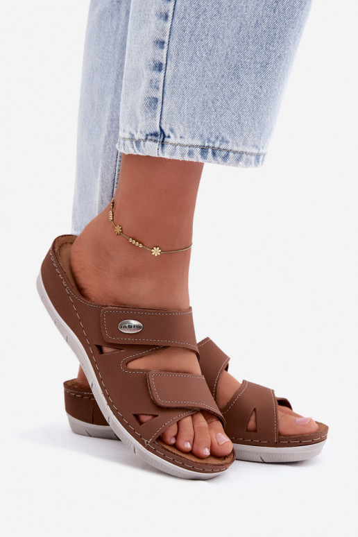 Braune Damenschuhe aus Leder mit Klettverschlüssen Inblu OE0001GU