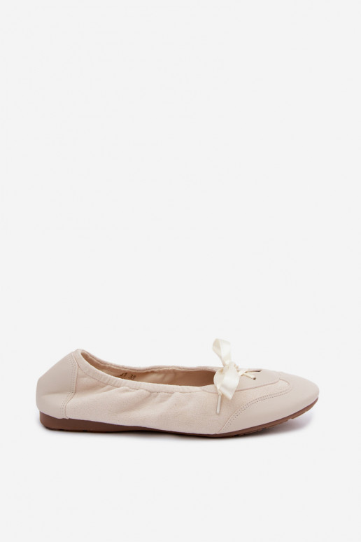 Elfenbeinfarbene Sport-Ballerinas mit stilvollen Details Peonia