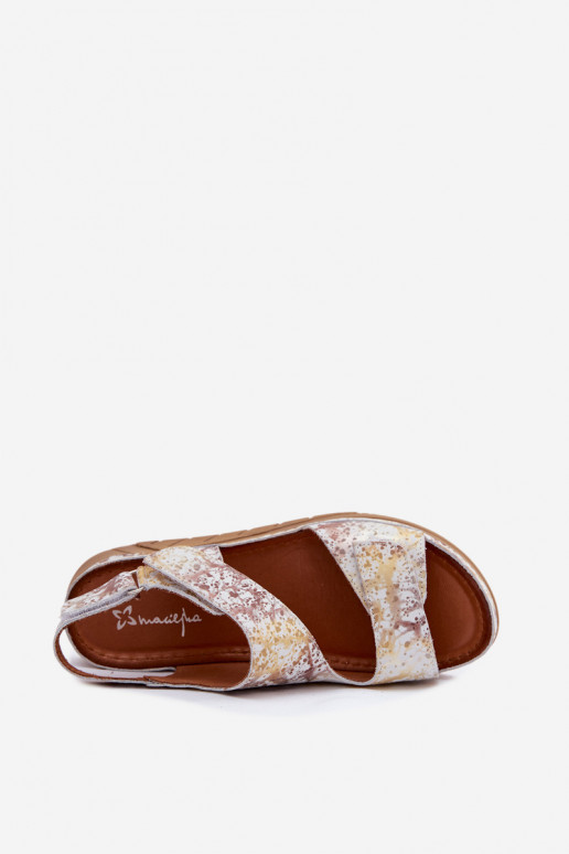 Weiß-goldene Damen-Sandalen mit Plattform und klebrigen Verschlüssen