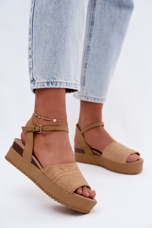 Sandfarbene Damen-Sandalen mit Plattform