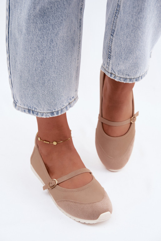 Sportliche Ballerinas mit Riemen in Sand Charmy