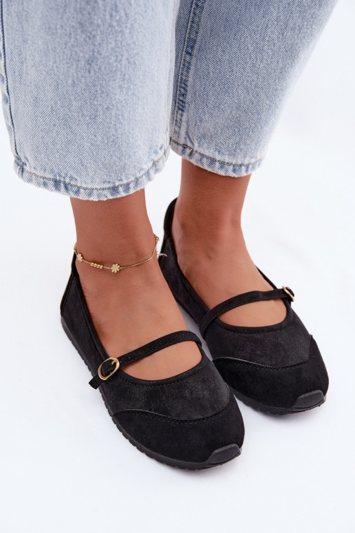 Sportliche Ballerinas mit Riemen in Schwarz Charmy