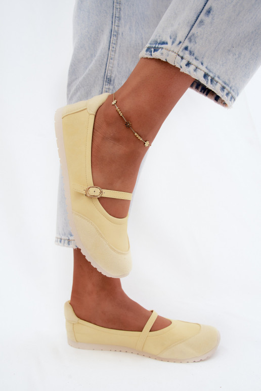 Gelbe sportliche Ballerinas mit Riemchen Charmy