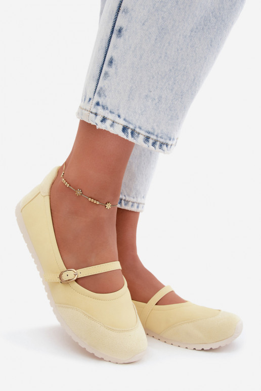Gelbe sportliche Ballerinas mit Riemchen Charmy